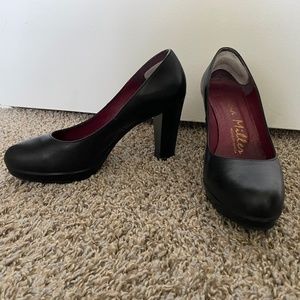 Women’s dress shoes
